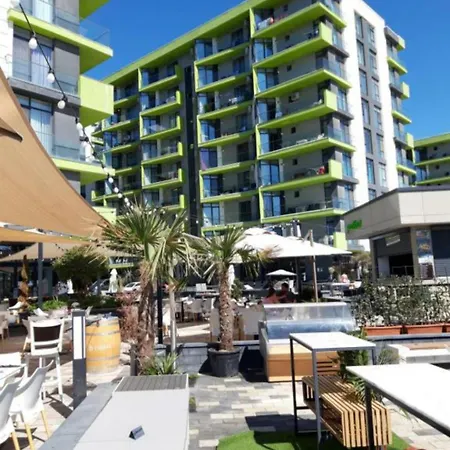 Apartment Pool & Mamaia Nord Langa Plaja