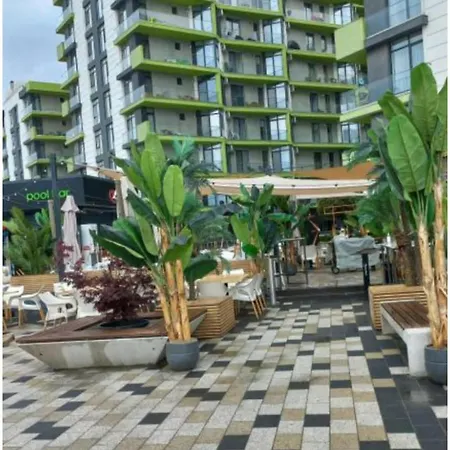 Pool & Mamaia Nord Langa Plaja Apartment *