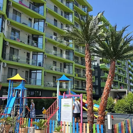 Pool & Mamaia Nord Langa Plaja Apartment Navodari