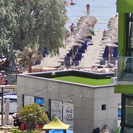 Pool & Mamaia Nord Langa Plaja * Navodari