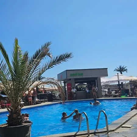 Pool & Mamaia Nord Langa Plaja * Navodari