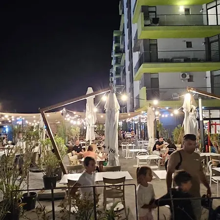 Pool & Mamaia Nord Langa Plaja Apartment