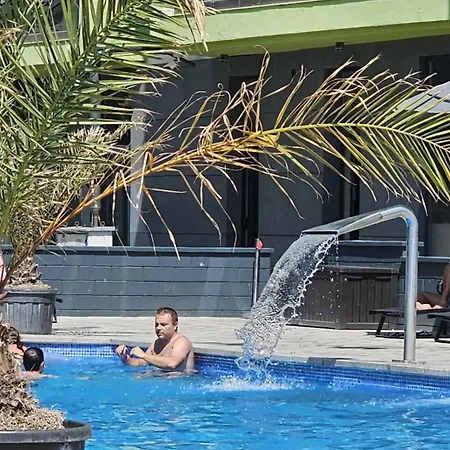 Pool & Mamaia Nord Langa Plaja Apartment Navodari