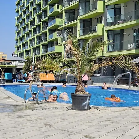 Pool & Mamaia Nord Langa Plaja * Navodari