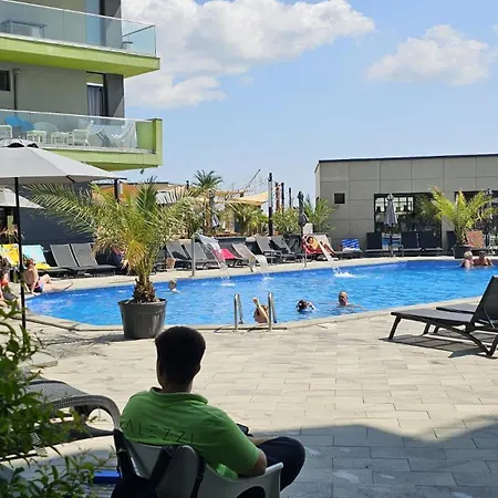 Pool & Mamaia Nord Langa Plaja Apartment